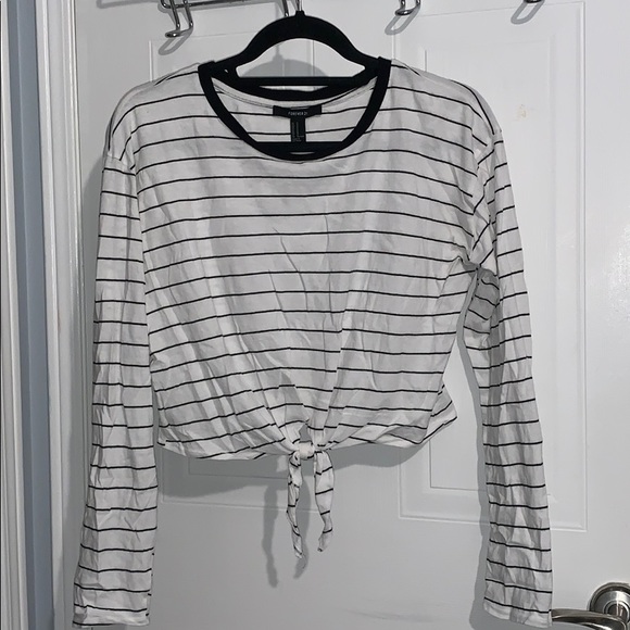 White and black striped tie cropped long sleeve!! - Picture 1 of 3
